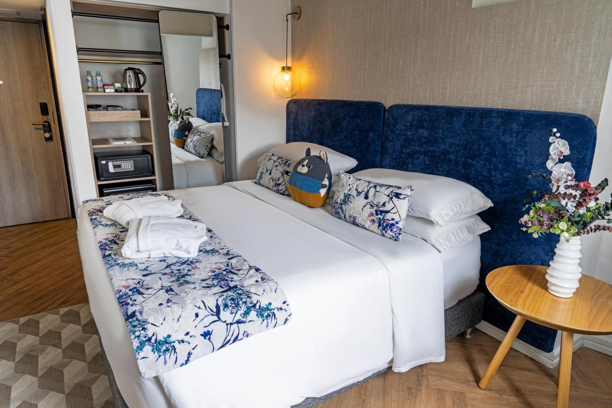 1 King Bed Suite Balcony