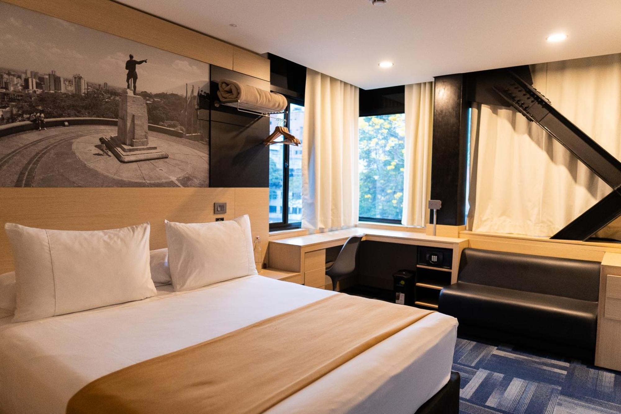 Deluxe Double Room,1630924222:JPEG